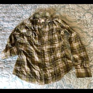Long-sleeve convertible button down plaid shirt